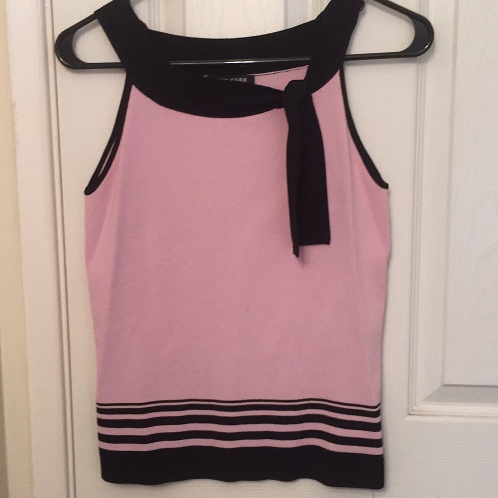 Stylish sleeveless sweater tank (XS)